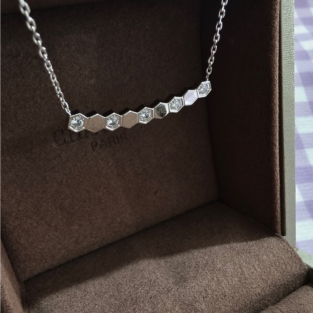 Elegant Hexagonal Silver Necklace with Crystal Accents - Picture 1 of 10